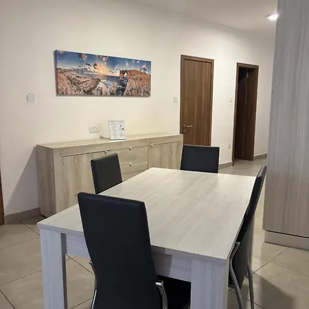 Master - Private Ensuite Bathroom Pensionat Msida