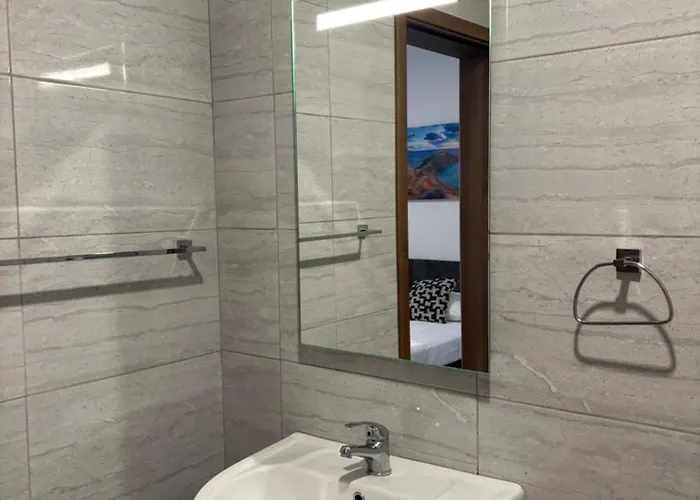 And Cozy בית הארחה 3*